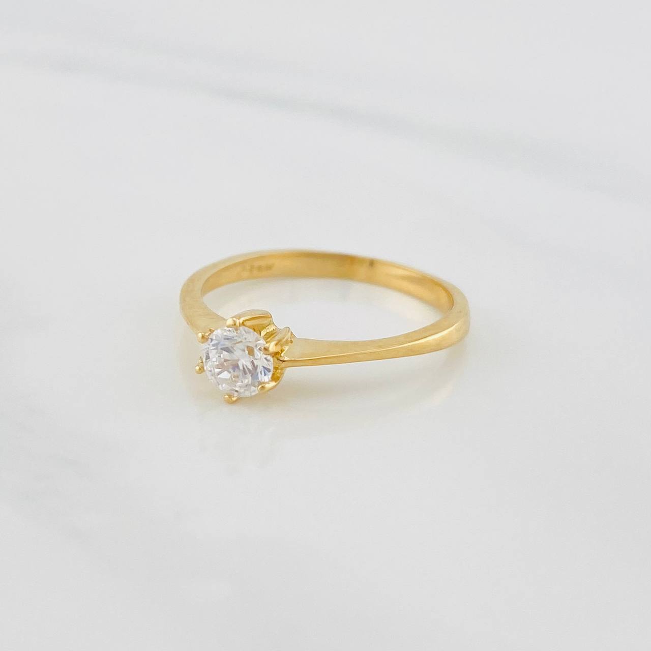 Anillo Solitario Puente 1.95g / T6 Oro Amarillo 18K