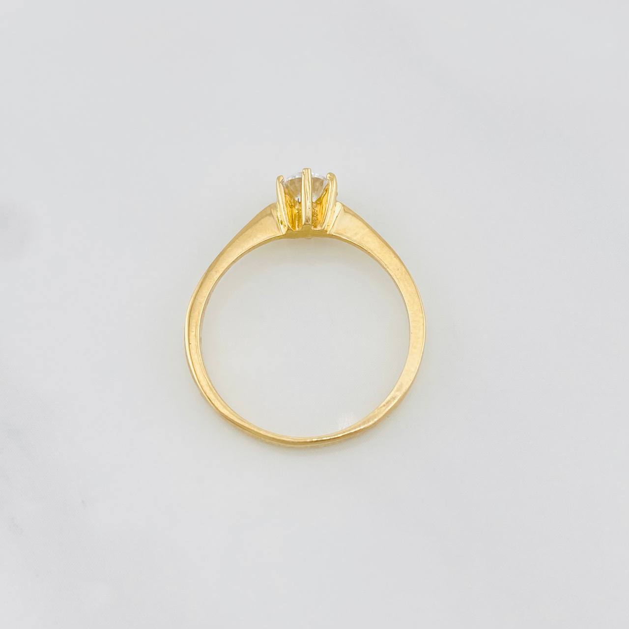 Anillo Solitario Puente 1.95g / T6 Oro Amarillo 18K