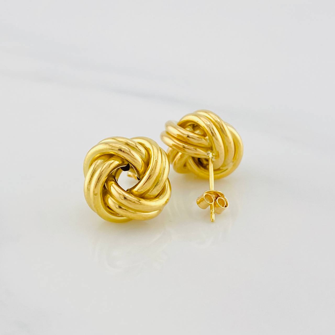 Topos Nudo 2.2g / 12.5mm Oro Amarillo 18K