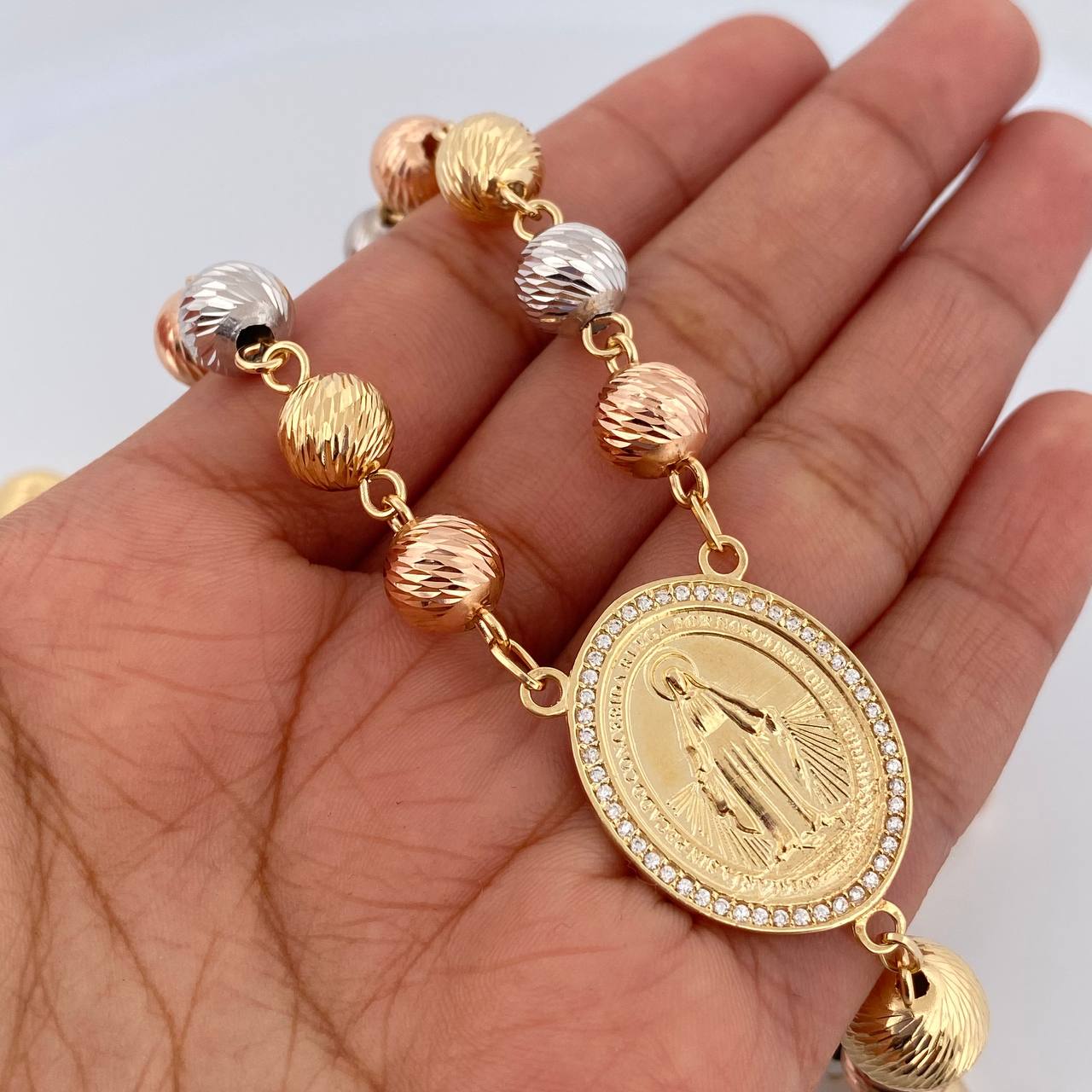Rosario Virgen Milagrosa 44.4gr / 68cm / Oro 18K $