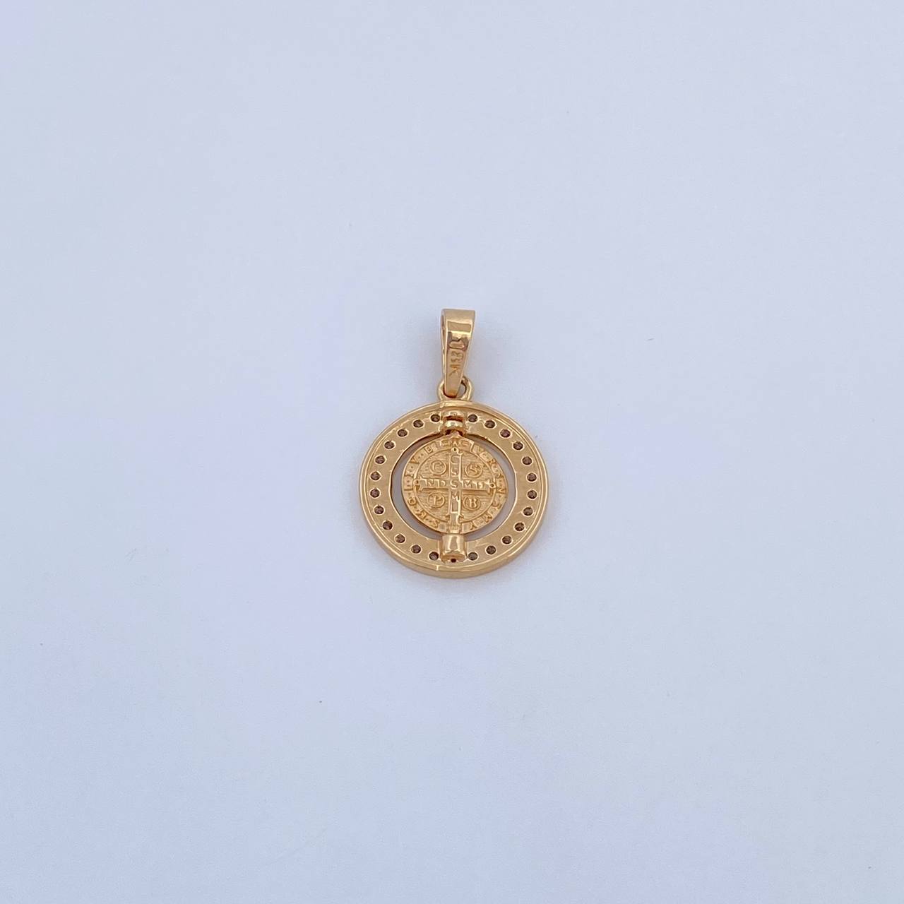 Dije Medalla De San Benito 2.1gr / 2.2cm / Circones Blancos Oro Amarillo 18K &
