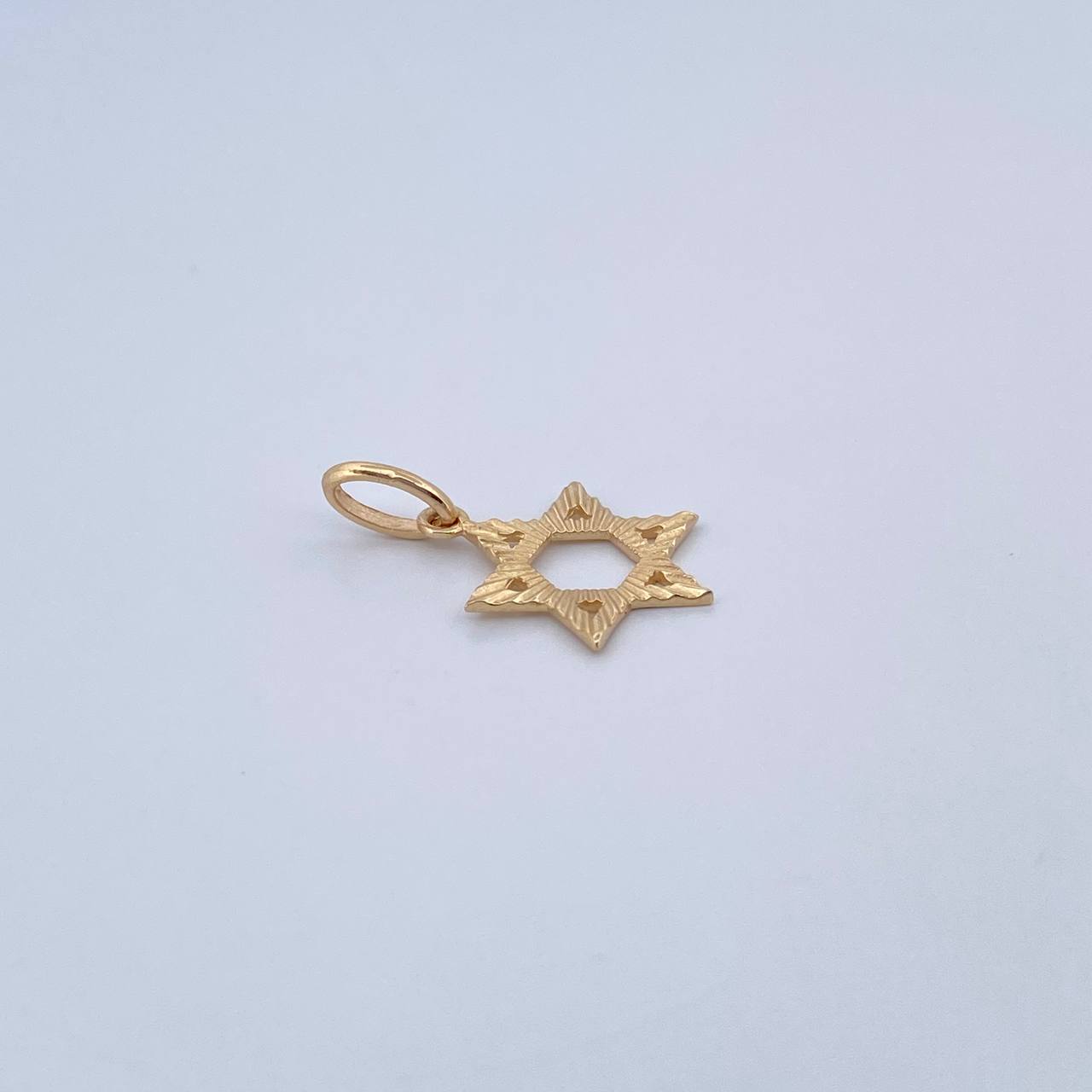 Dije Estrella De David 0.8gr / 2.3cm / Diamantada Oro Amarillo 18K &