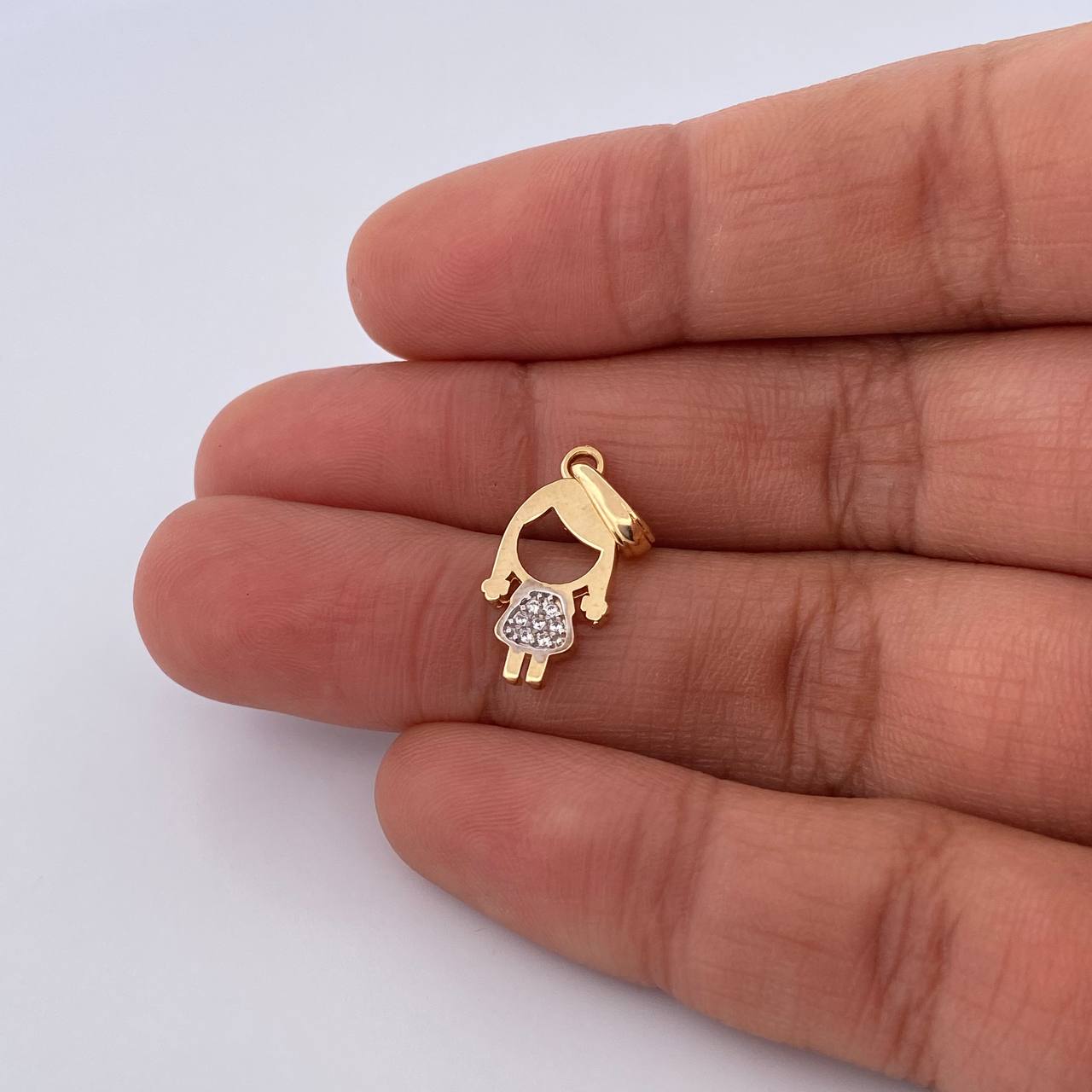 Dije Niña 1.15gr / 2.3cm / Circones Blancos Dos Oros Amarillo Blanco 18K &
