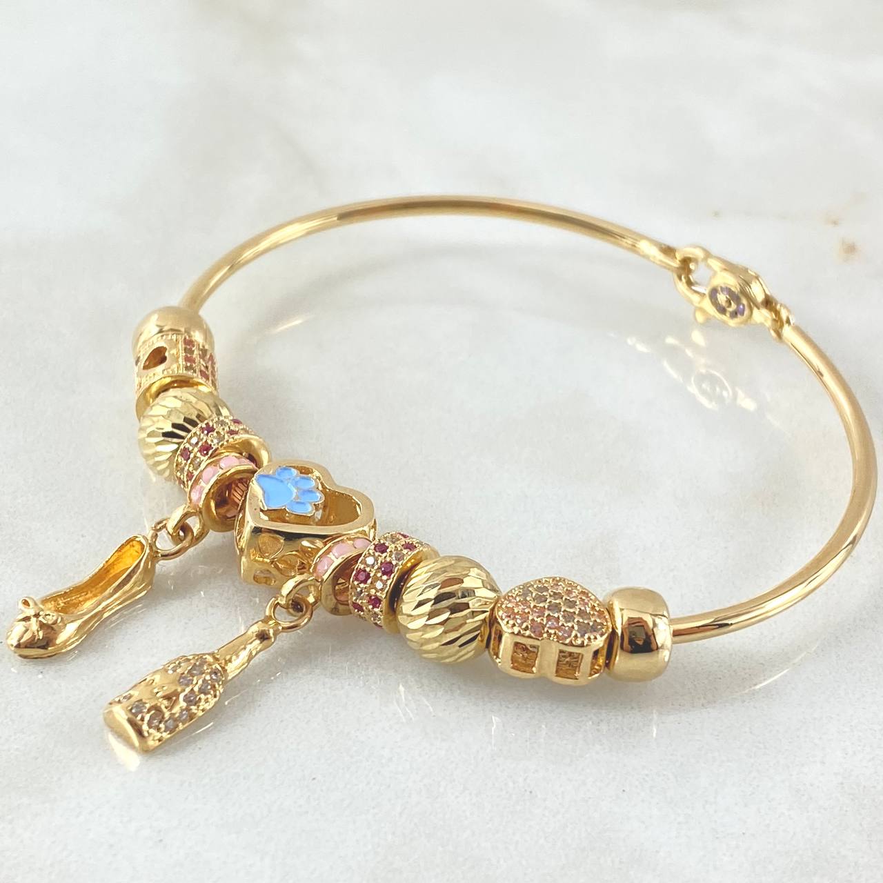 Pulso Aro Dijes 15.25gr / 19cm / Oro 18K ©