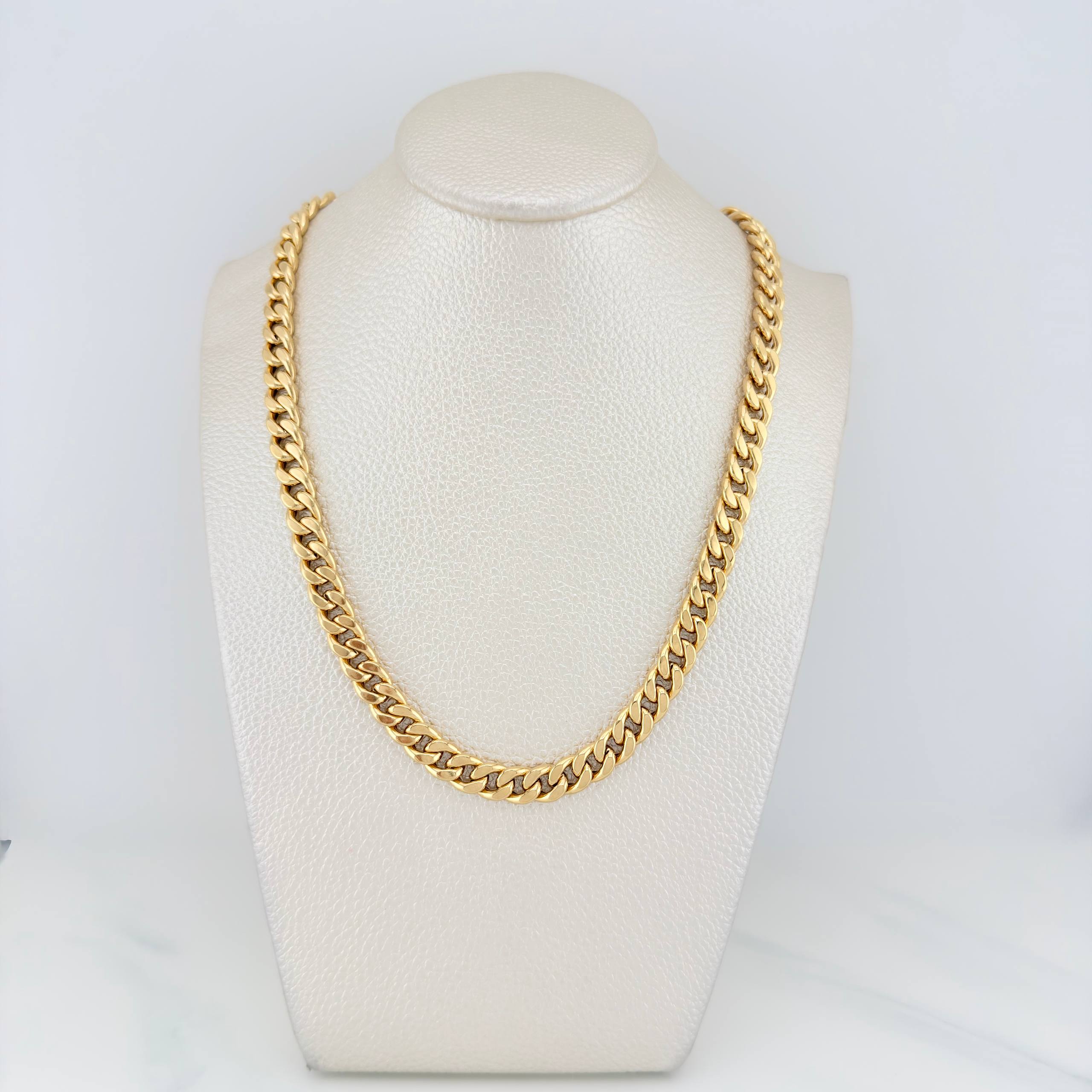 Cadena Cubano 14.4 g / 60.5 cm / 7.1 mm Oro Amarillo 18K