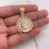 Dije Rostro Cristo 8.05gr / 3.6cm / Circones Blancos Tres Oros 18K $