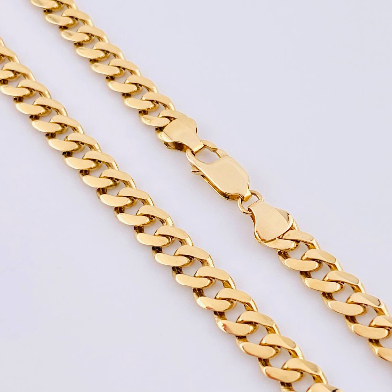 Cadena Cubana 19.65 g / 58.2 cm / 5.9 mm Oro Amarillo 18K