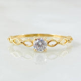 Anillo Solitario Líneas Intercaladas 1gr / T4 1/2 / Oro Amarillo 18K *