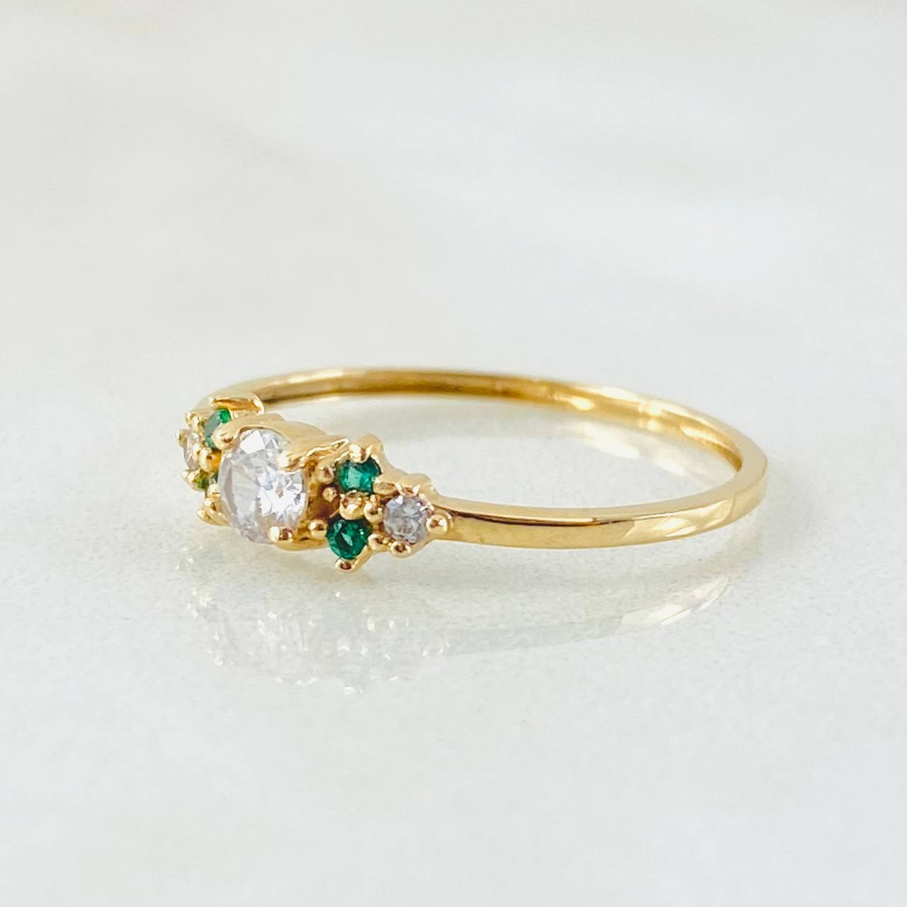 Anillo Solitario Trío Chispa 1gr / T6 / Oro Amarillo 18K *