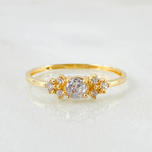 Anillo Solitario Trío Chispa 1.05gr / T5 1/4 / Oro Amarillo 18K *