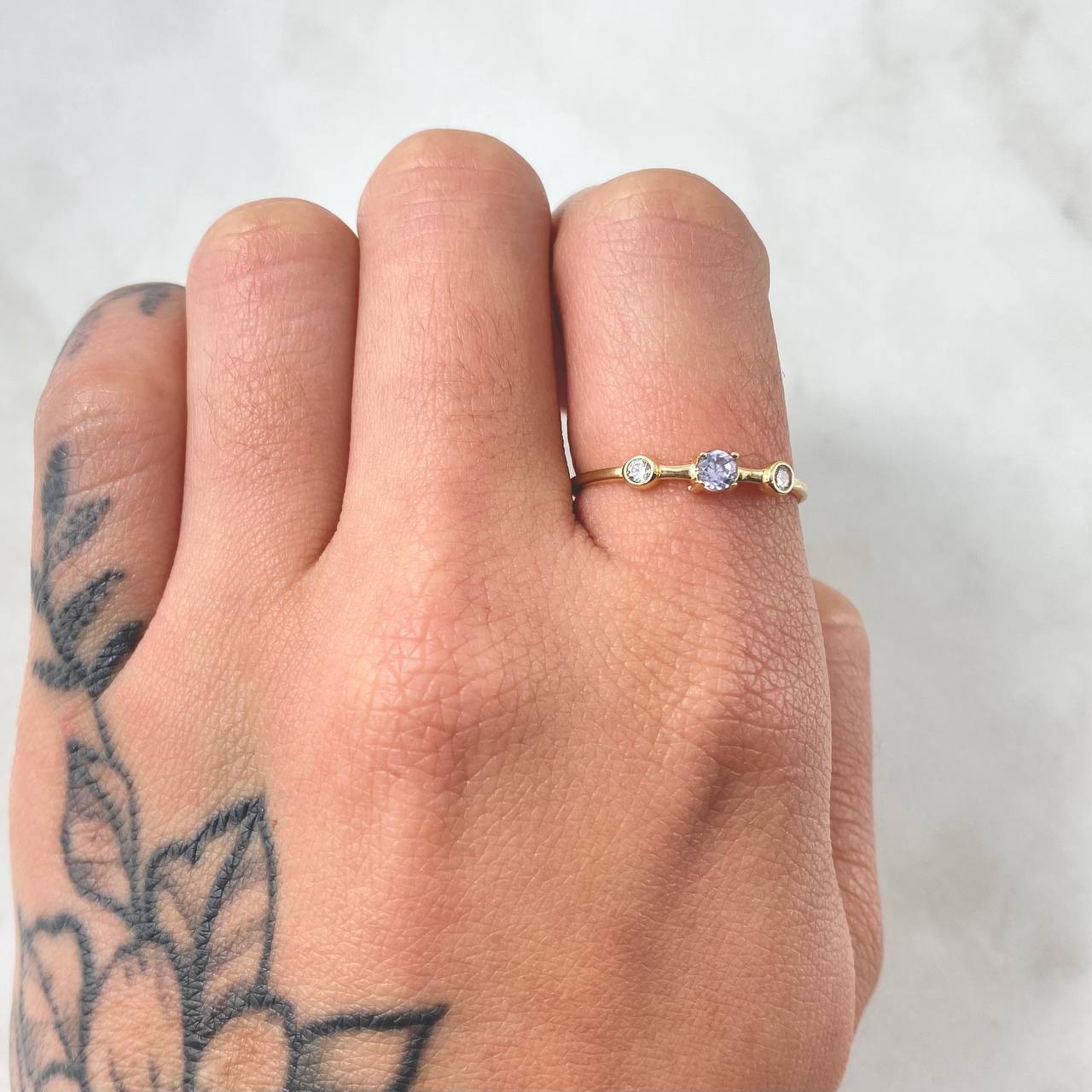 Anillo Solitario Dos Ojos 0.9gr / T6 3/4 / Oro Amarillo 18K *