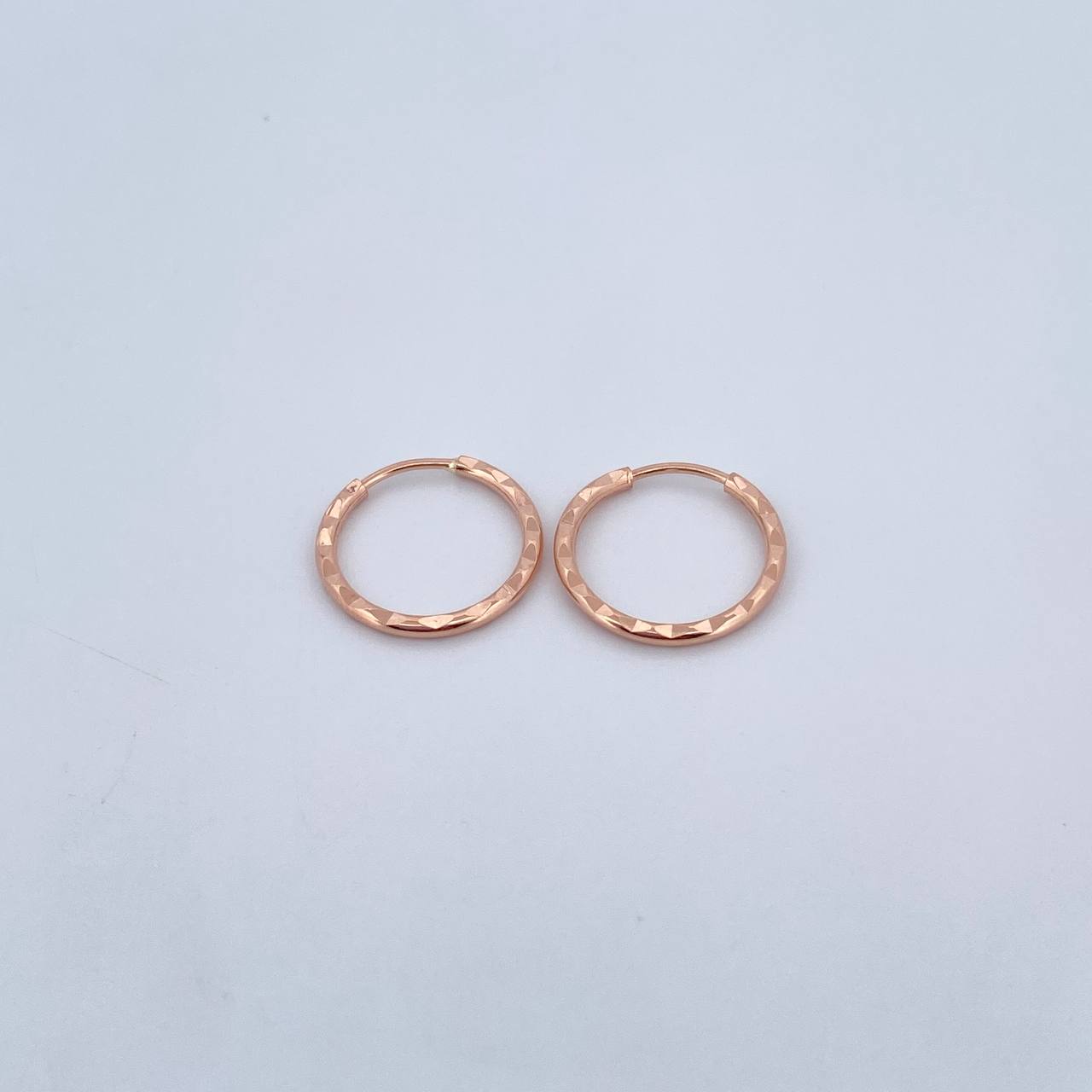 Candongas Aro Rayado 0.55gr / 1.2cm / Diamantado Oro Rosa 18K &