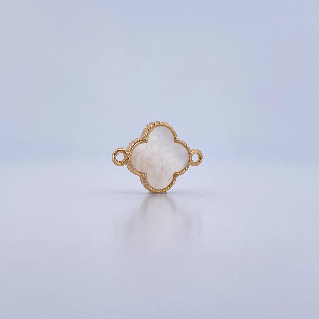 Herraje Trebol 1.5gr / 2cm / Nacar Blanca Oro Amarillo Nac.Esp. 18K &
