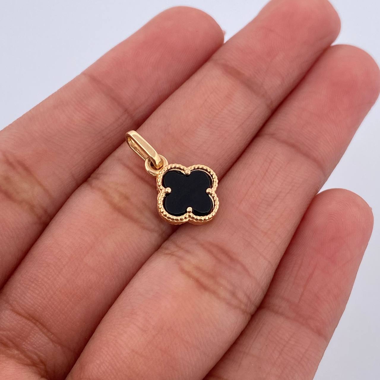 Dije Trebol 1gr / 1.7cm / Onix Negra Oro Amarillo Nac.Esp. 18K &