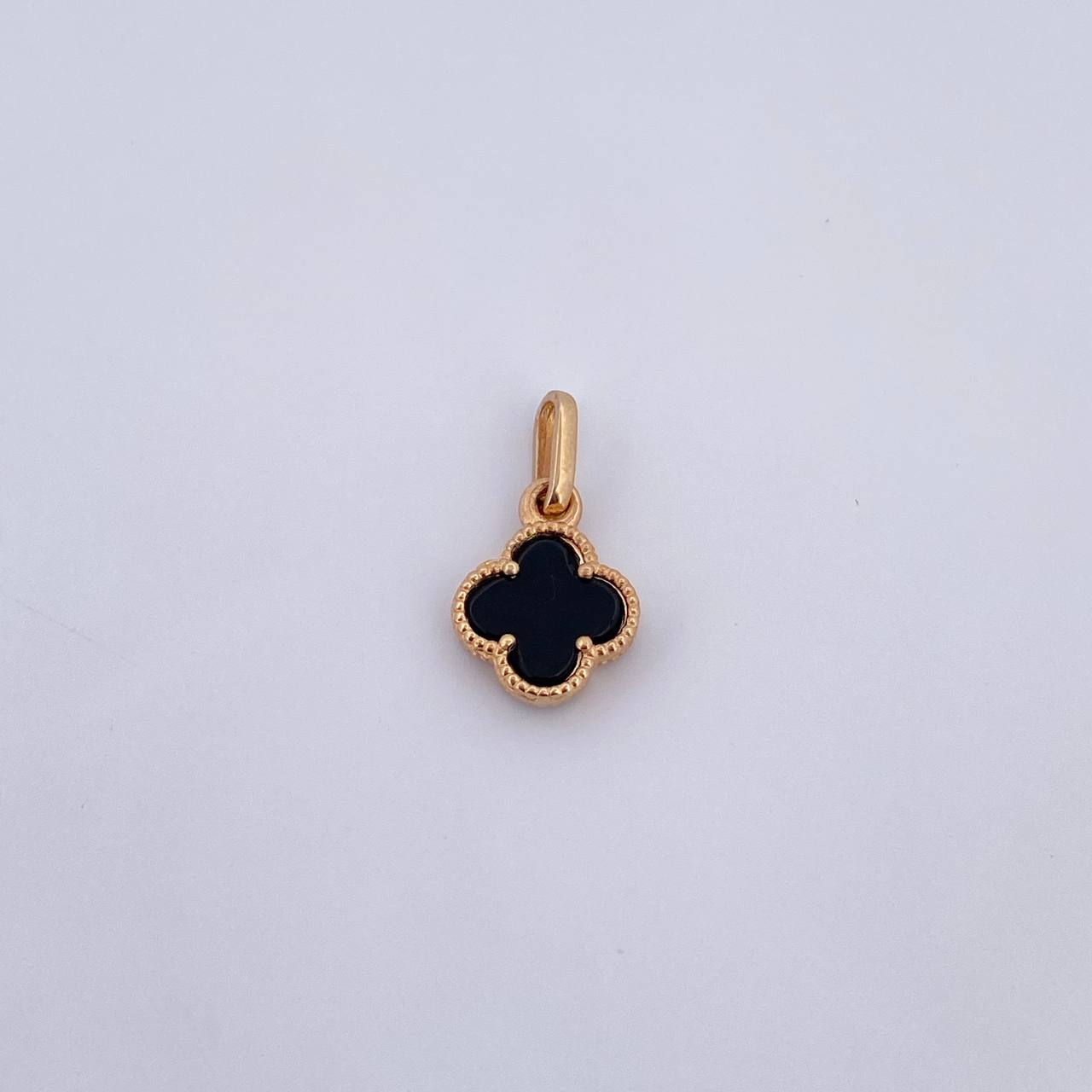 Dije Trebol 1gr / 1.7cm / Onix Negra Oro Amarillo Nac.Esp. 18K &