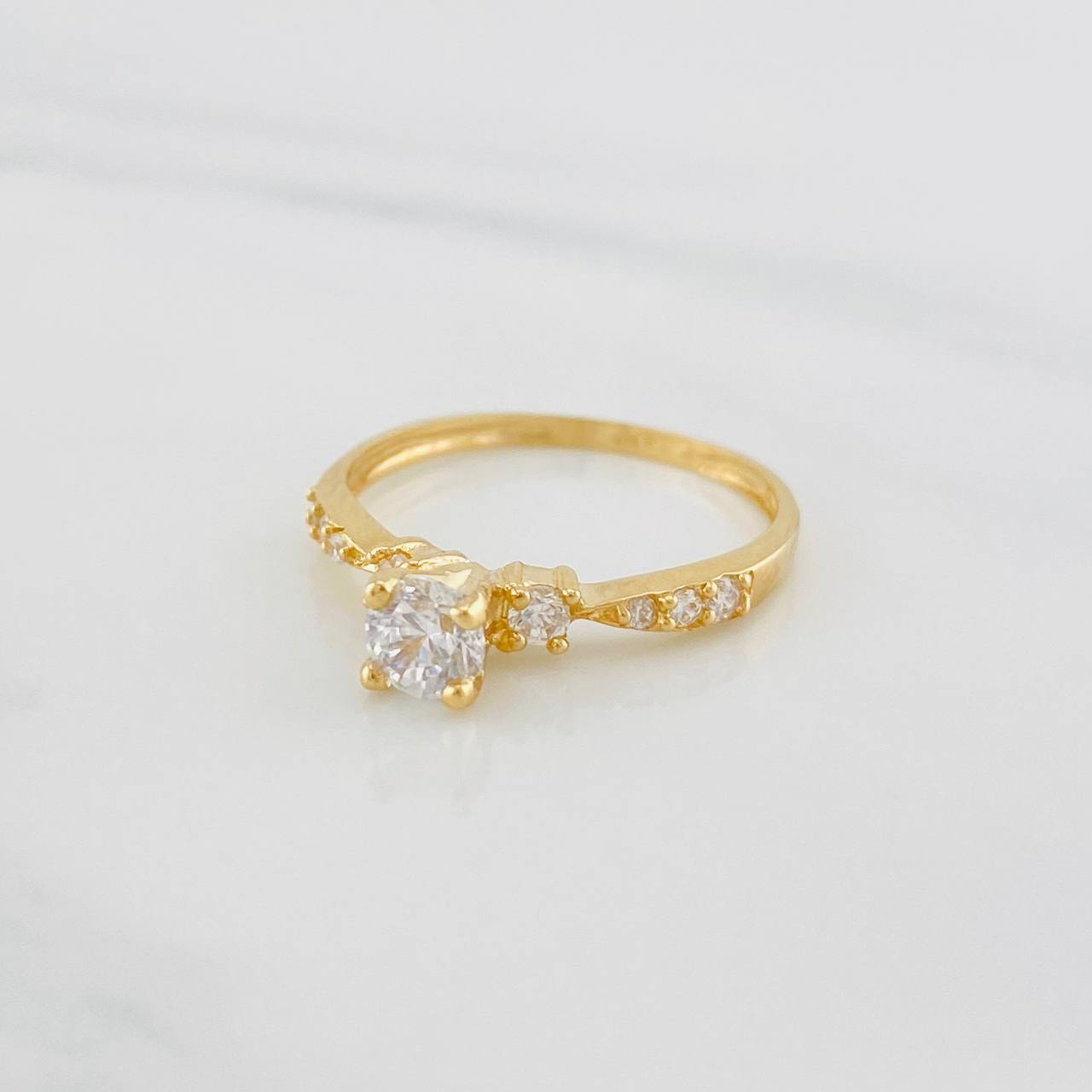 Anillo Solitario Churumbela 1.8g / T6 1/2 Oro Amarillo 18K