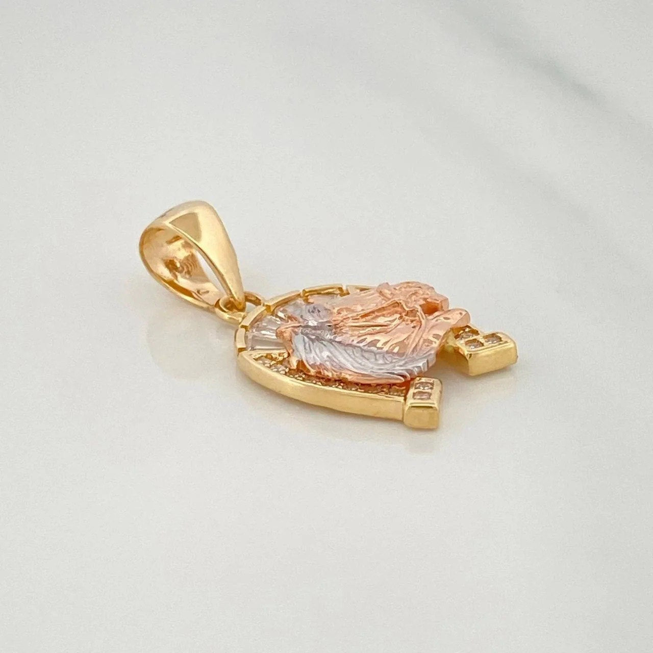 Dije Herradura Caballo 2.2g / 2.5cm Tres Oros 18K