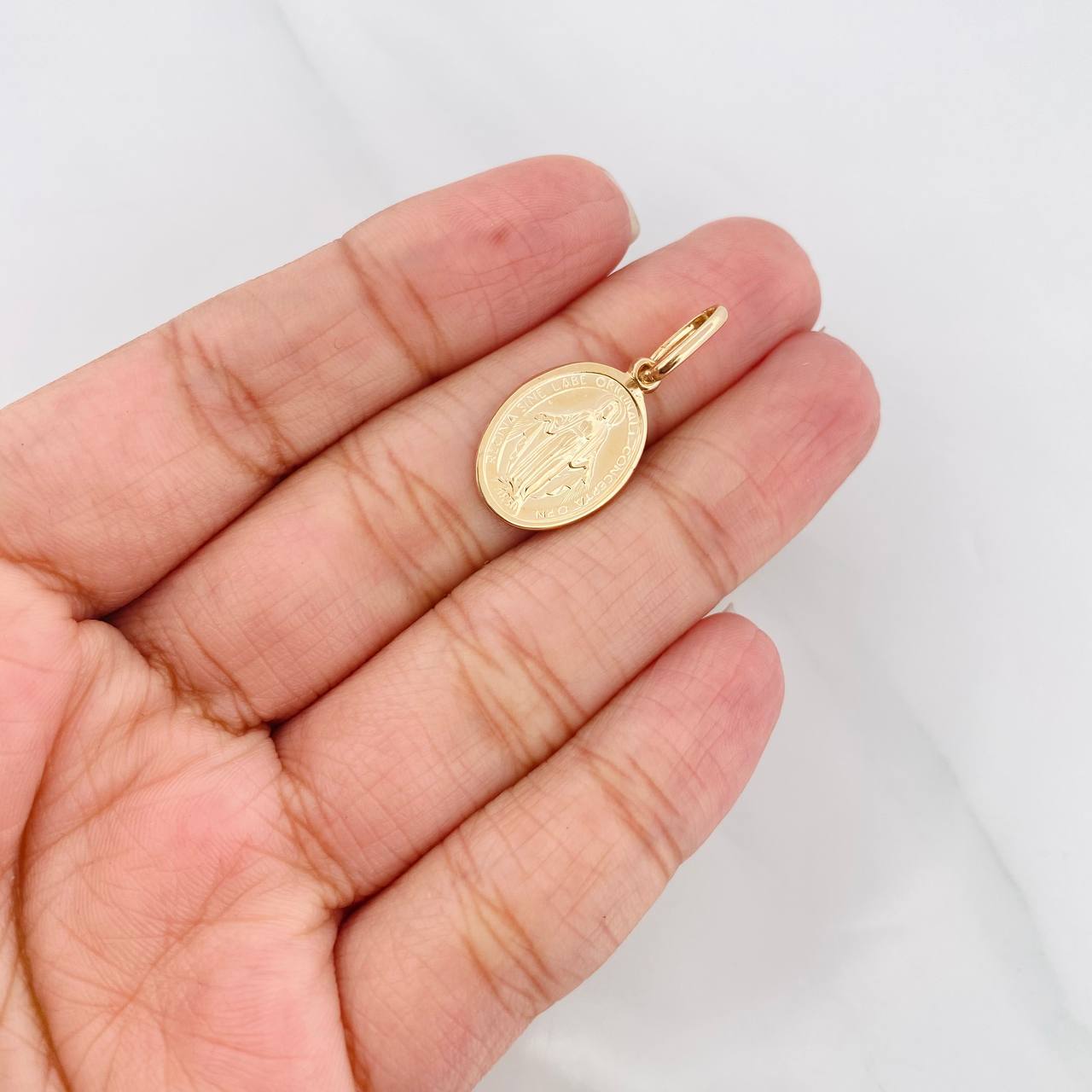 Dije Virgen Milagrosa 2.45g / 2.7cm Oro Amarillo 18K