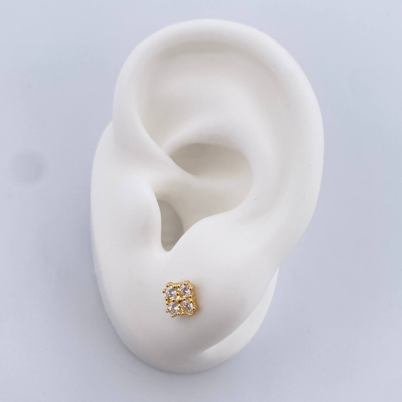 Topos Trebol 1.05gr / Circones Blancos Oro Amarillo 18K &