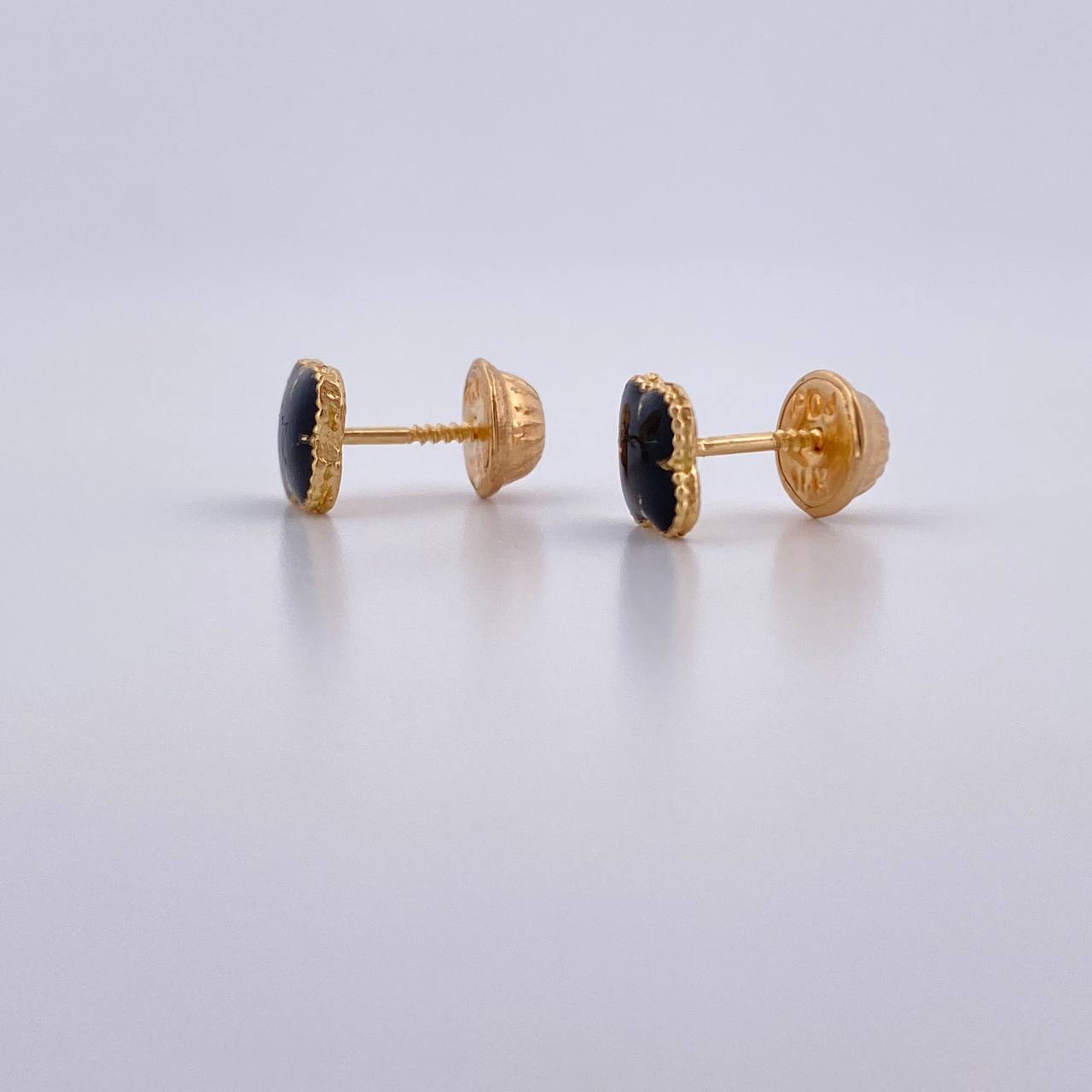 Topos Trebol 0.95gr / 5.7mm Resina Negra Oro Amarillo 18K &