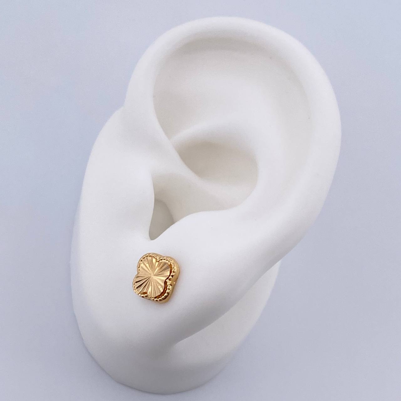 Topos Trebol 0.95gr / 7mm Diamantados Oro Amarillo 18K $