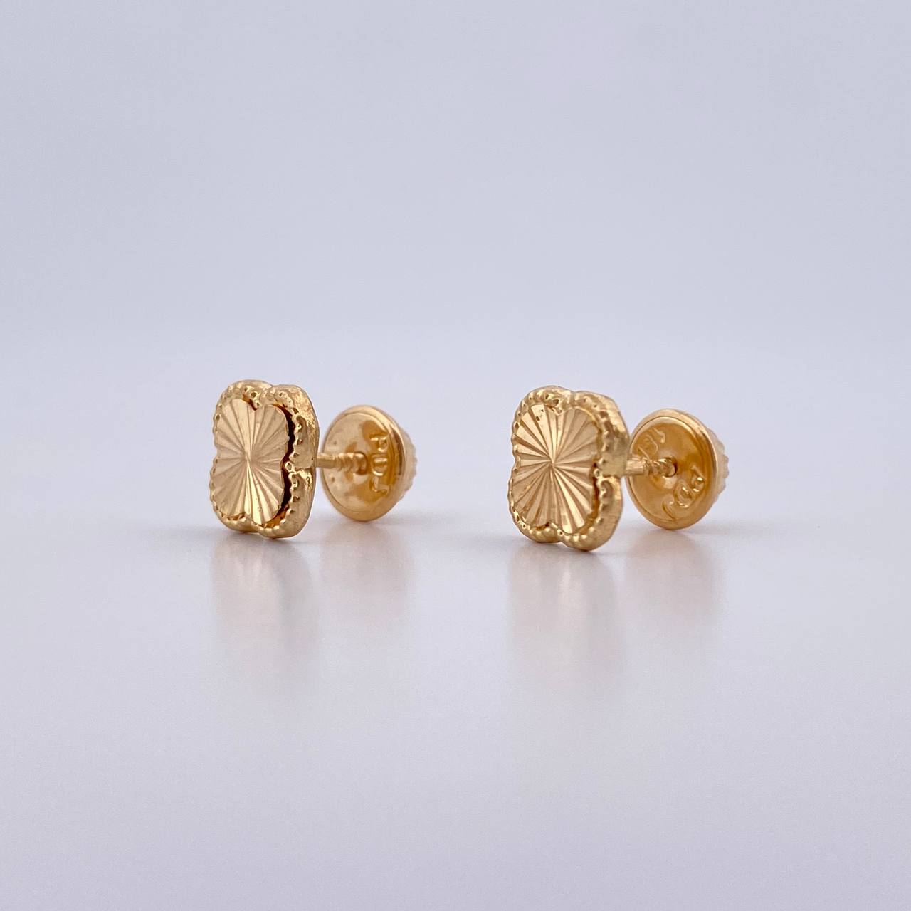 Topos Trebol 0.95gr / 7mm Diamantados Oro Amarillo 18K $