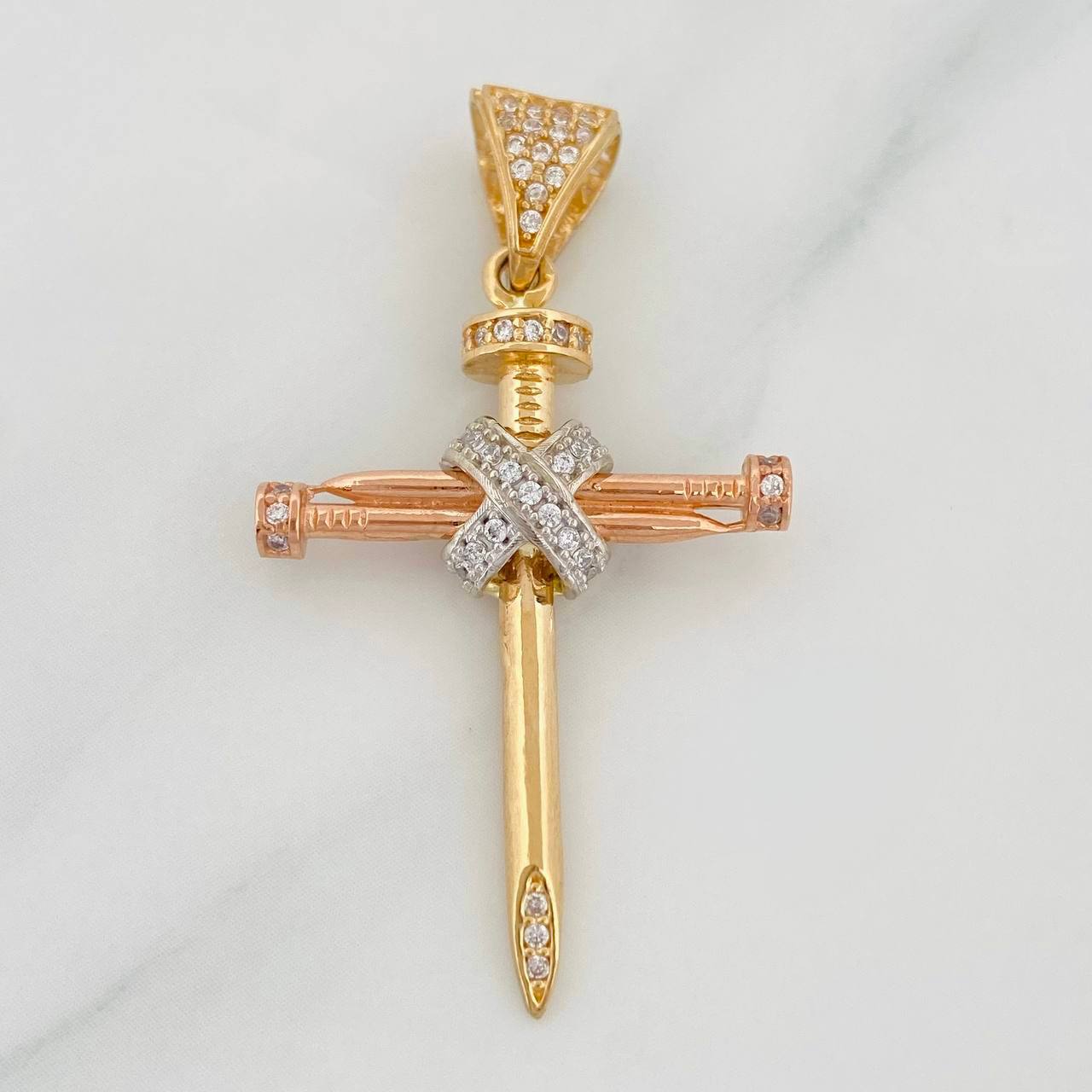 Dije Cruz Clavo 3.55g / 4cm Tres Oros 18K