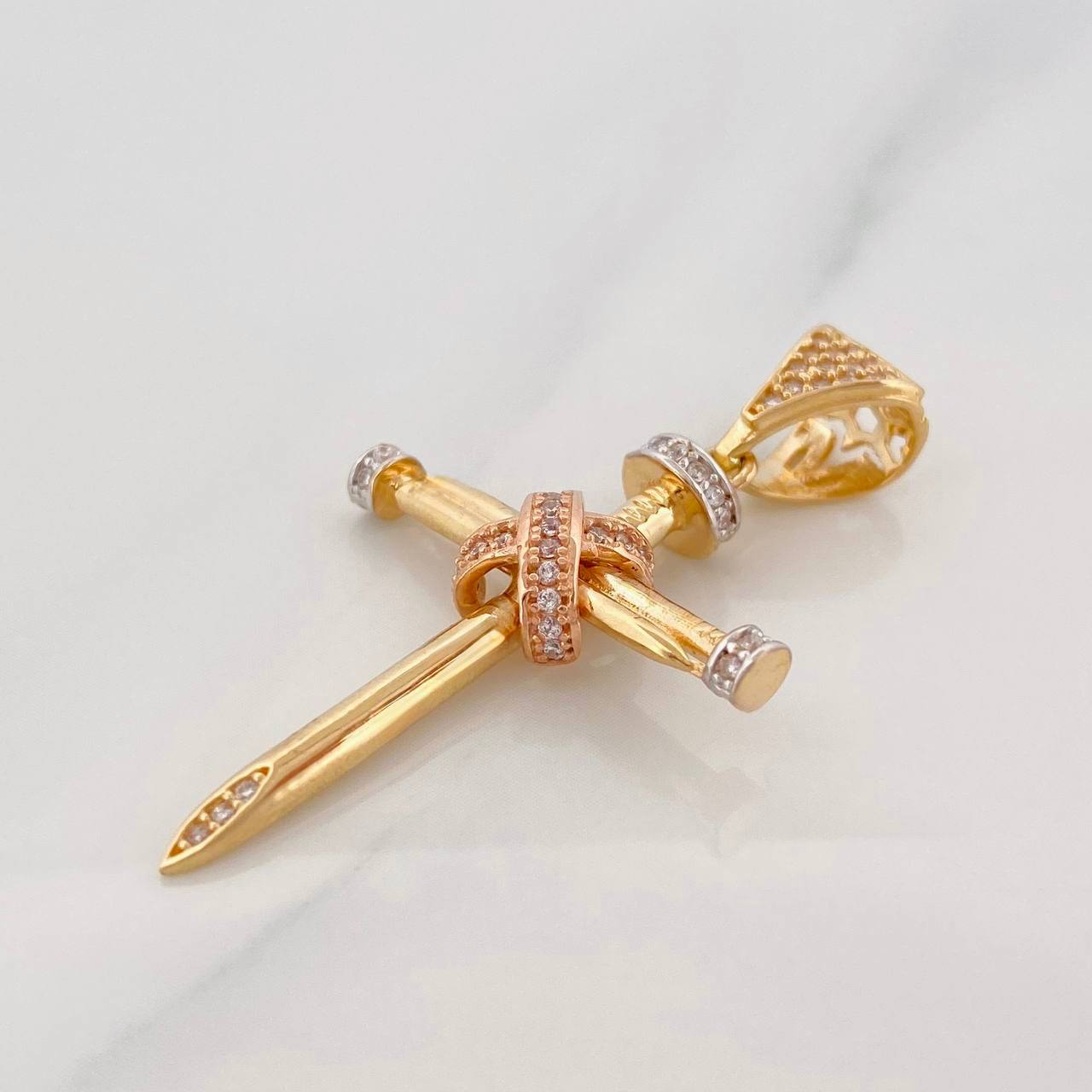 Dije Cruz Clavo 3.5g / 4cm Tres Oros 18K