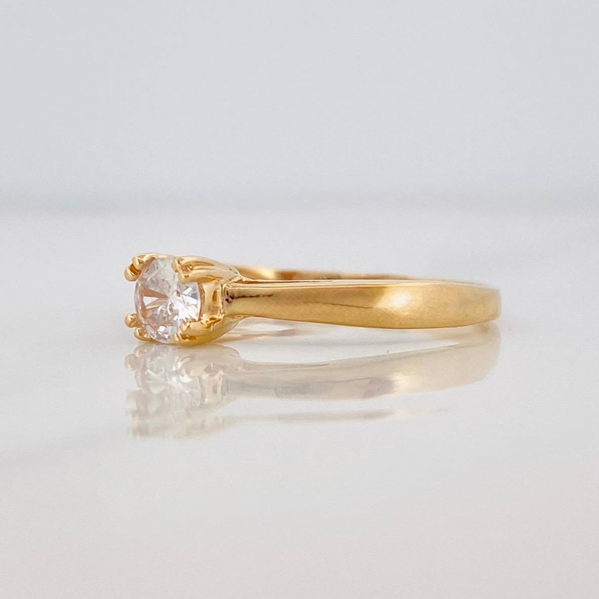 Anillo Solitario 2.2g / T8 1/2 Oro Amarillo 18K