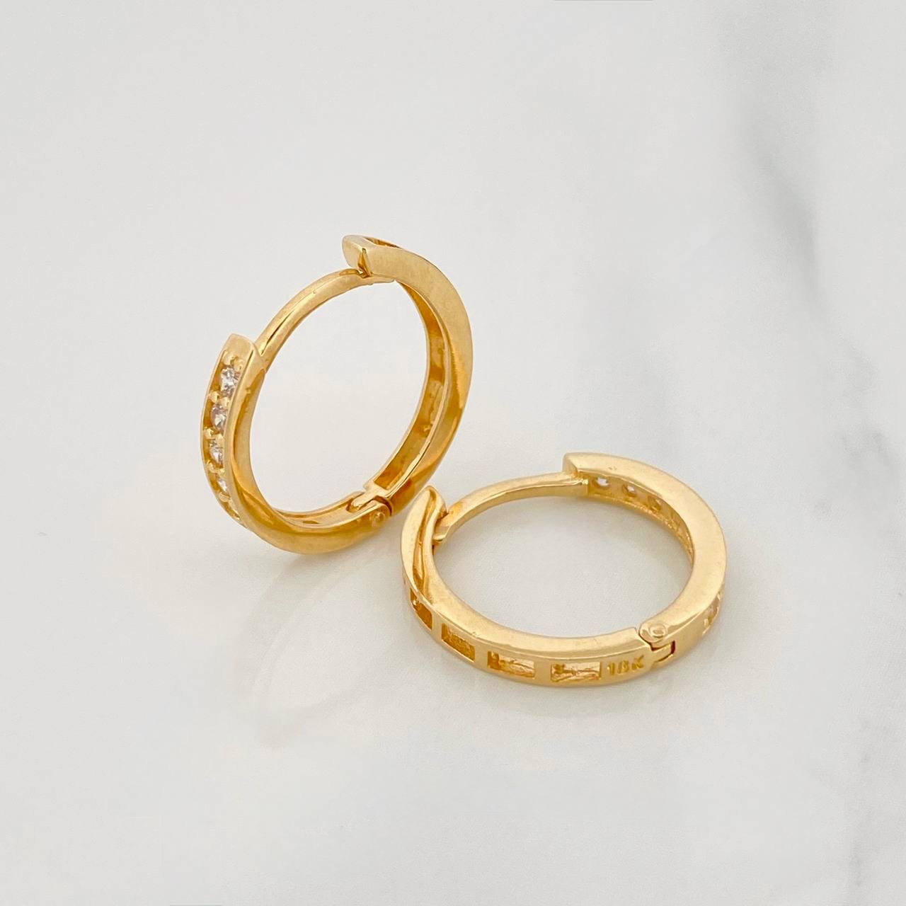Candongas Carril 2.1g / 1.5cm Oro Amarillo 18K