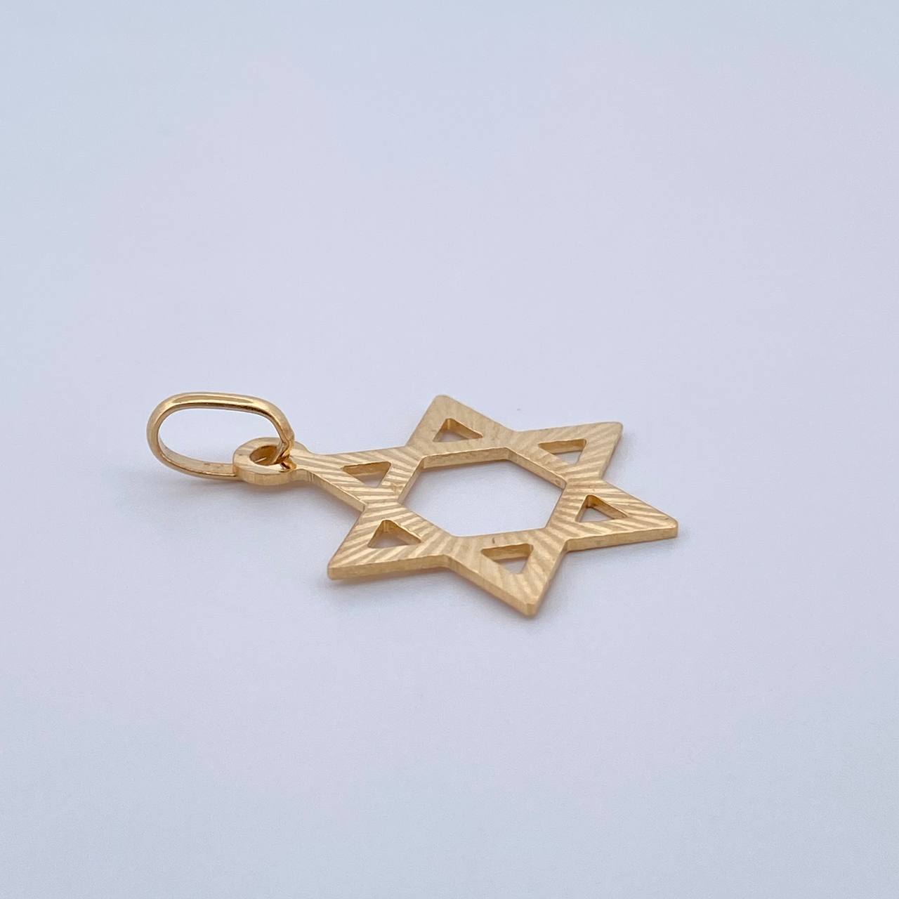 Dije Estrella De David 1.15gr / 2.5cm / Oro 18K &