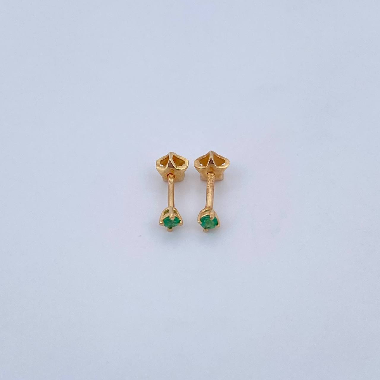 Topos Cuatro Garras 0.8gr / Esmeralda 14 Pts Oro Amarillo 18K (Joya) &