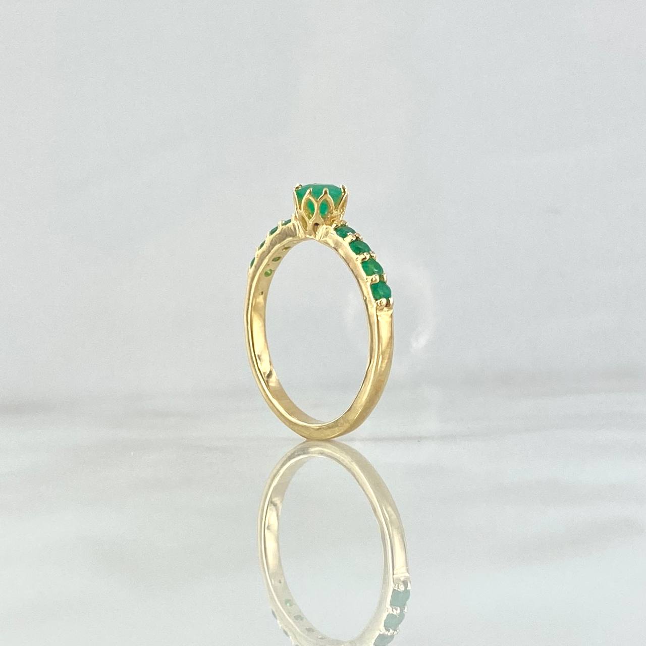 Anillo Solitario Tupido Ocho Garrras 2.85gr / T6 3/4 / Esmeraldas 57pts Oro Amarillo 18K (Joya) ©