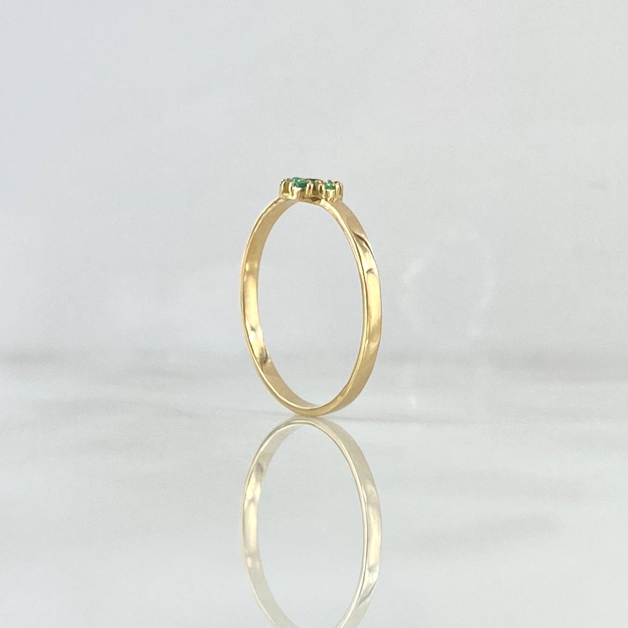 Anillo Sello Flor 1.3gr / T7 / Esmeraldas 7pts Oro Amarillo 18K (Joya) ©