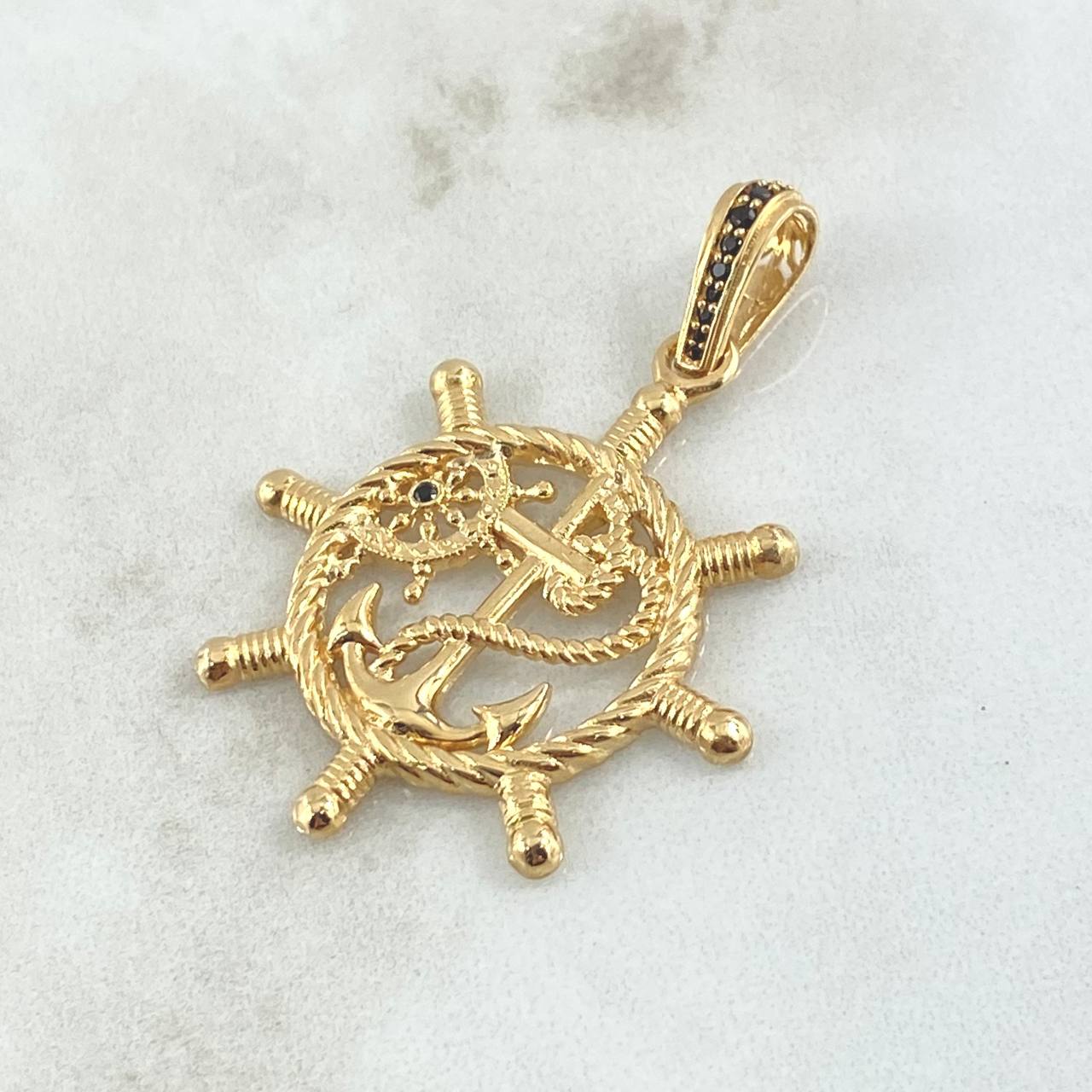 Dije Timon Ancla 6.45gr / 5cm / Circones Negros Oro Amarillo 18K