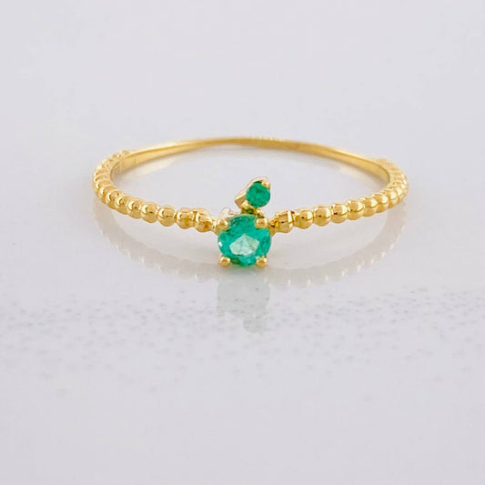 Anillo Solitario Carril Burbujeante Esmeralda 19pts 0.85g / T6 1/2 Oro Amarillo 18K
