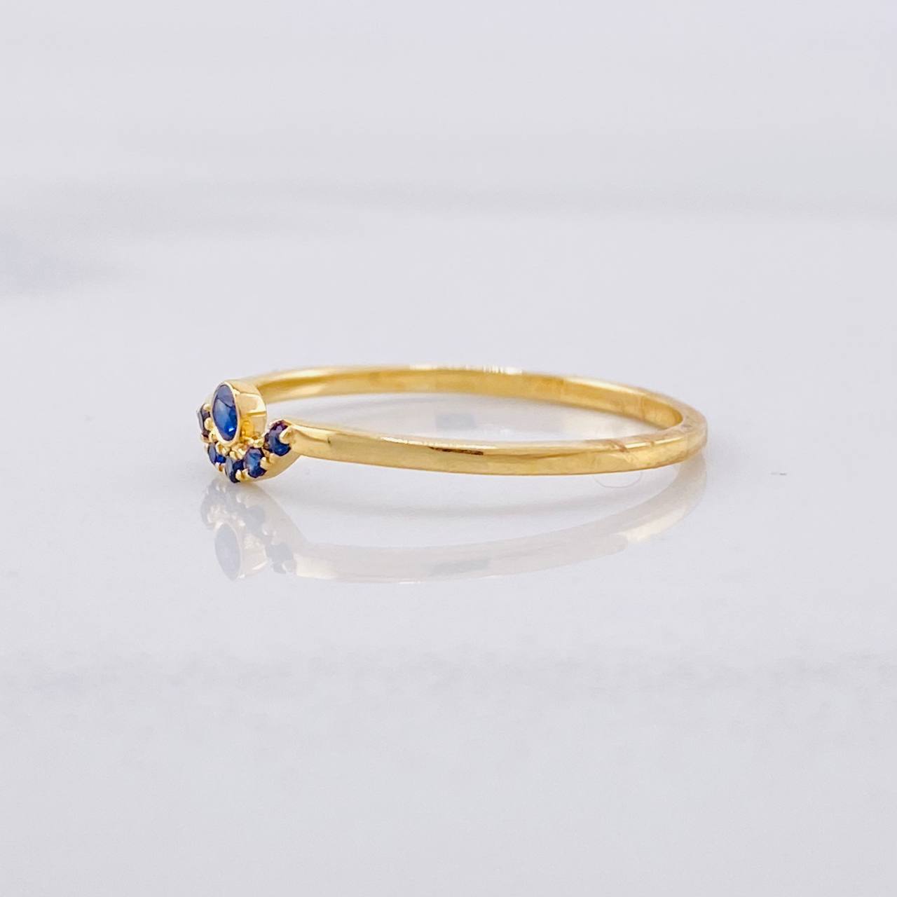 Anillo Tiara Zafiros 7pts 1g / T5 3/4 Oro Amarillo 18K