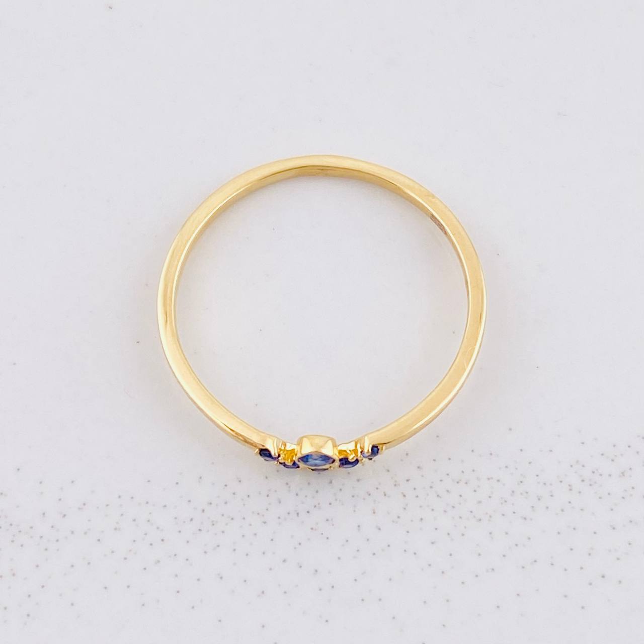 Anillo Tiara Zafiros 7pts 1g / T5 3/4 Oro Amarillo 18K