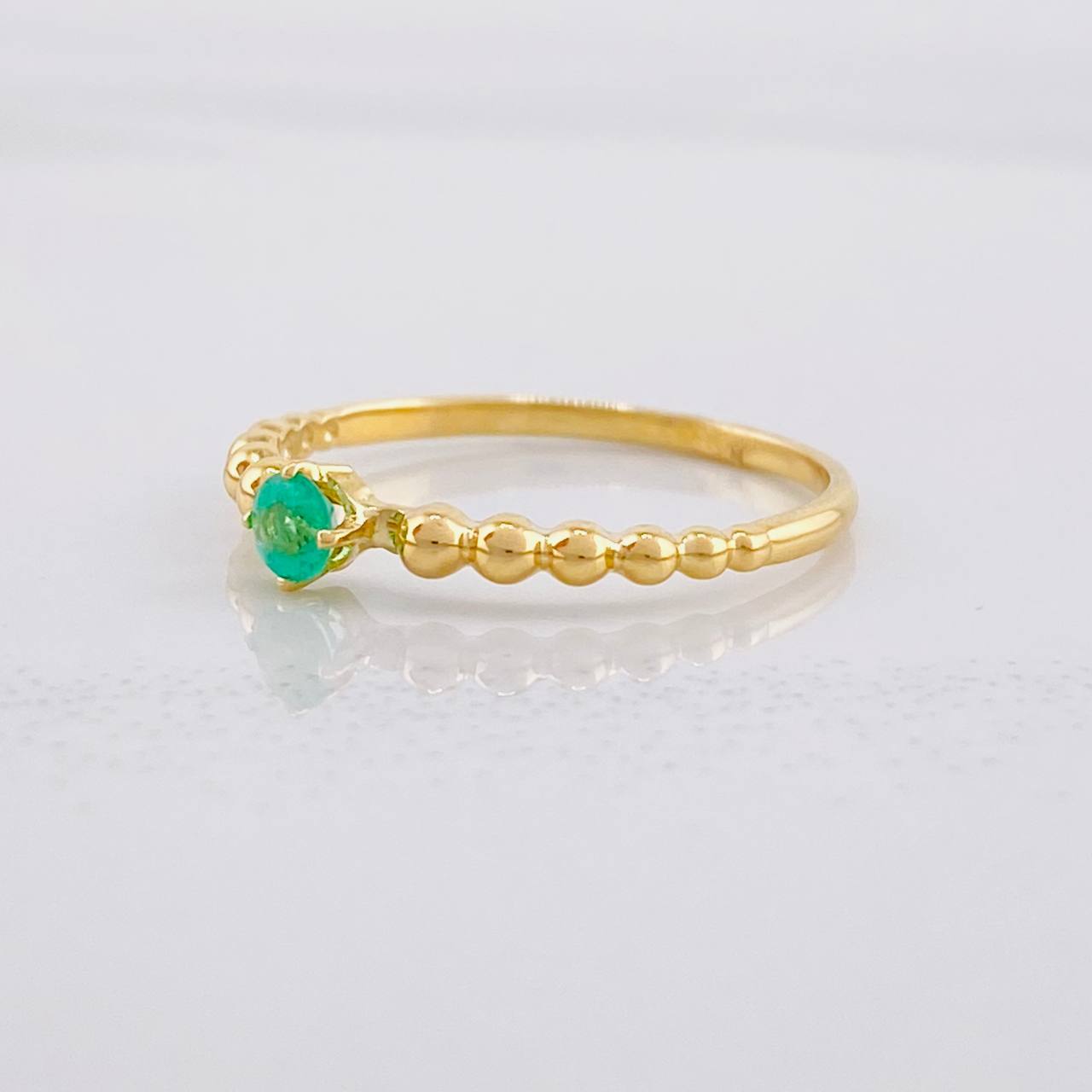 Anillo Solitario Burbujas Esmeralda 12pts 1.3 g / T6 1/4 Oro Amarillo 18K