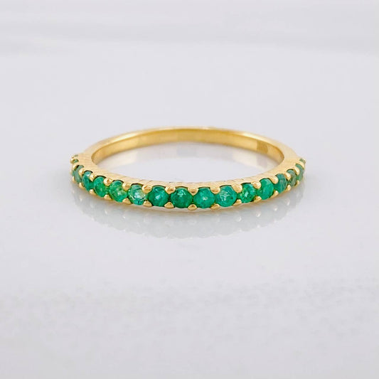 Anillo Lineal Carril Esmeraldas 47pts 1.75g / T6 3/4 Oro Amarillo 18K