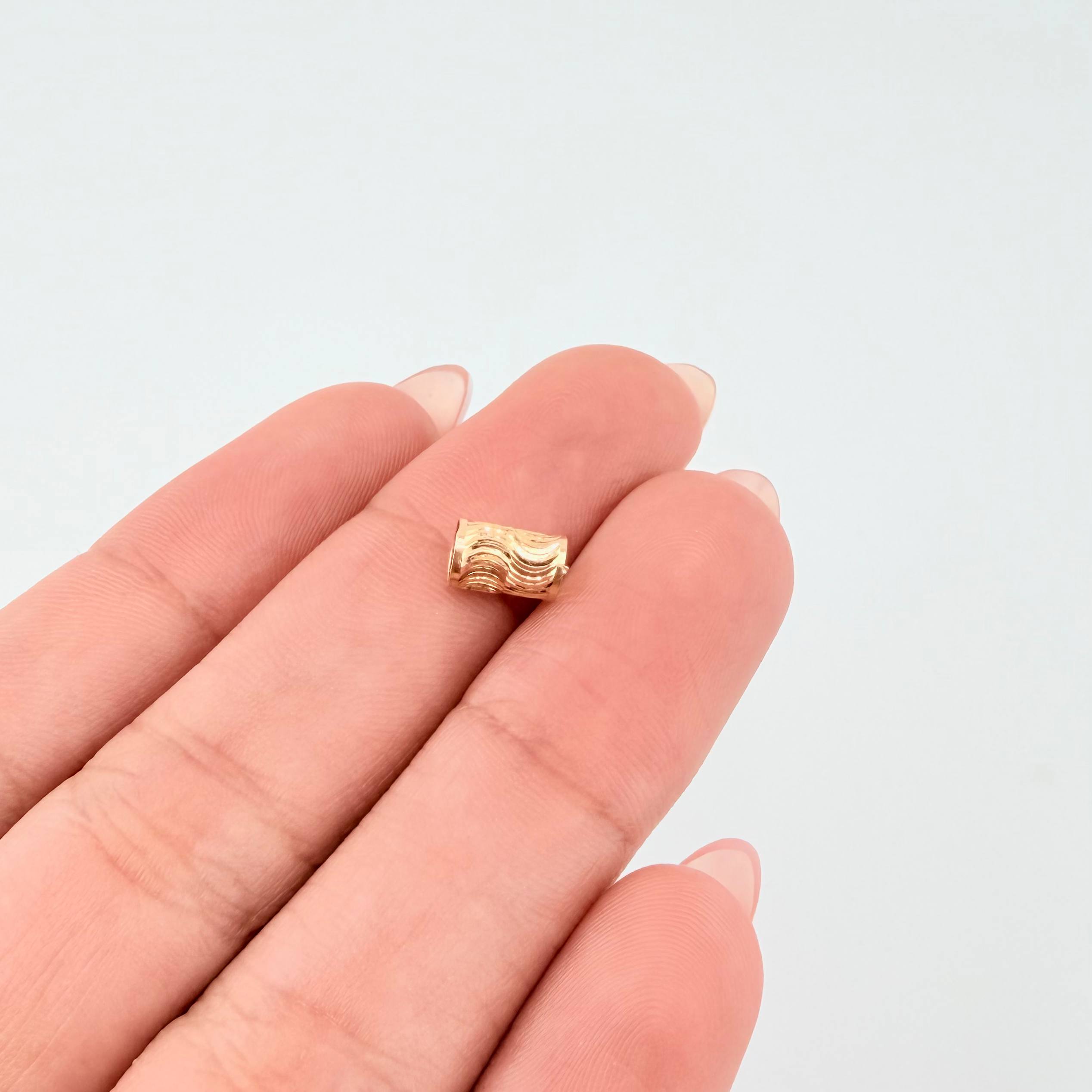 Herraje Cilindro Lunar Pequeño 0.15gr / 4mm Oro Amarillo 18K