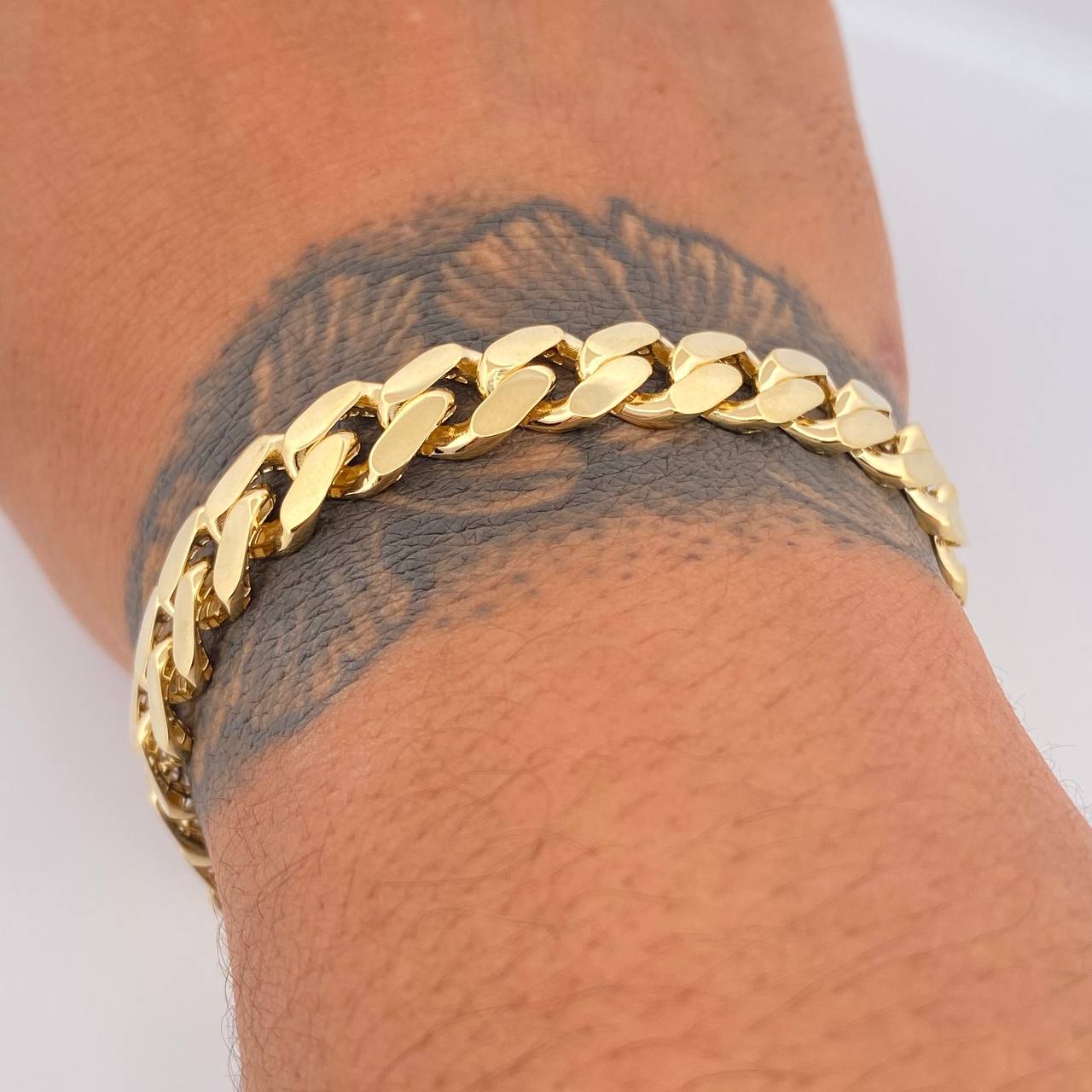 Pulso Cubano 15.65gr / 20cm / +0 Oro 18K $