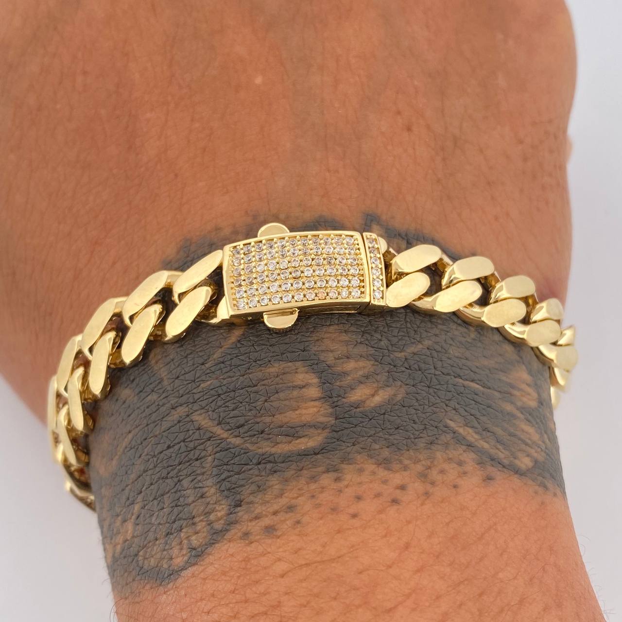 Pulso Cubano 15.65gr / 20cm / +0 Oro 18K $