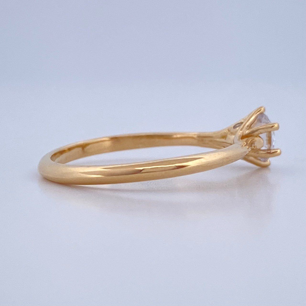 Anillo Solitario 1.85gr / T5 1/2 / Oro Amarillo 18K &