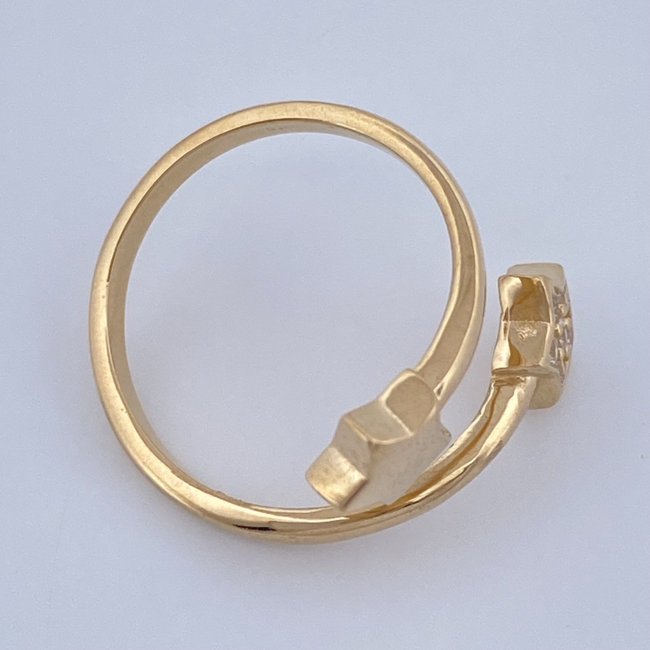 Anillo Abrazo Estrella 3.15gr / T6 / Oro Amarillo 18K &