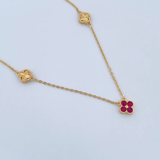 Cadena Aro Seguido Treboles 7gr / 50.6cm / 1.1mm Diamantada Circones Fucsias Oro Amarillo 18K &