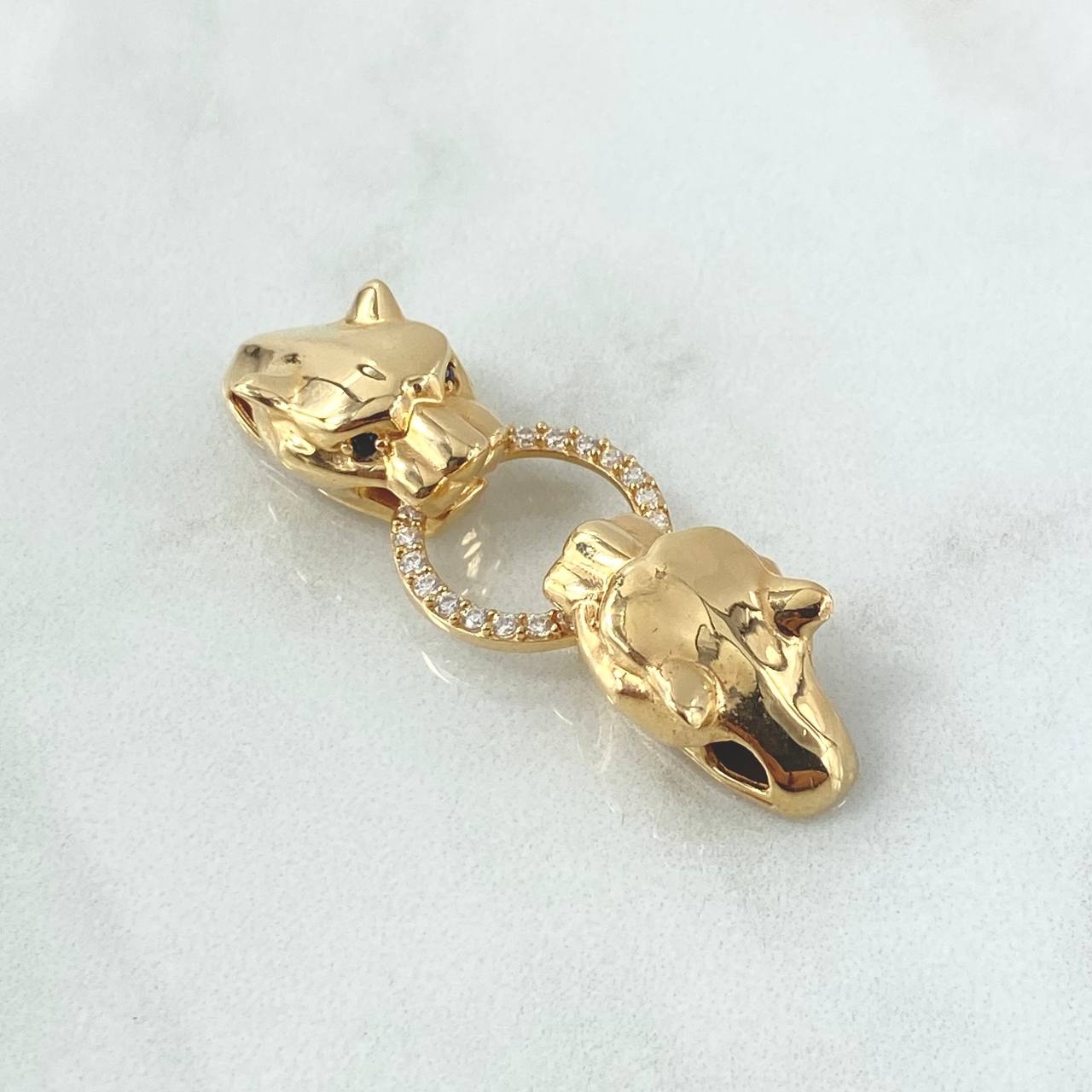 Herraje Pumas En Aro 12.8gr / 5cm / Circones Blancos Oro Amarillo 18K ©
