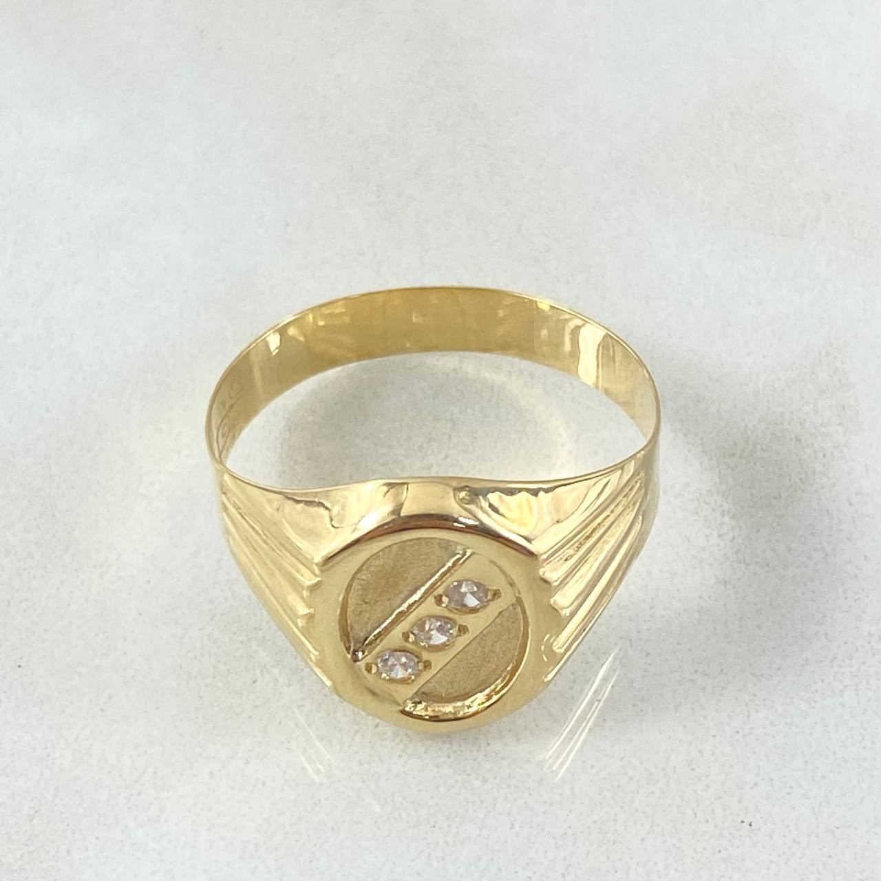 Anillo Trinity 2.6gr / T11 / Oro 18K ©