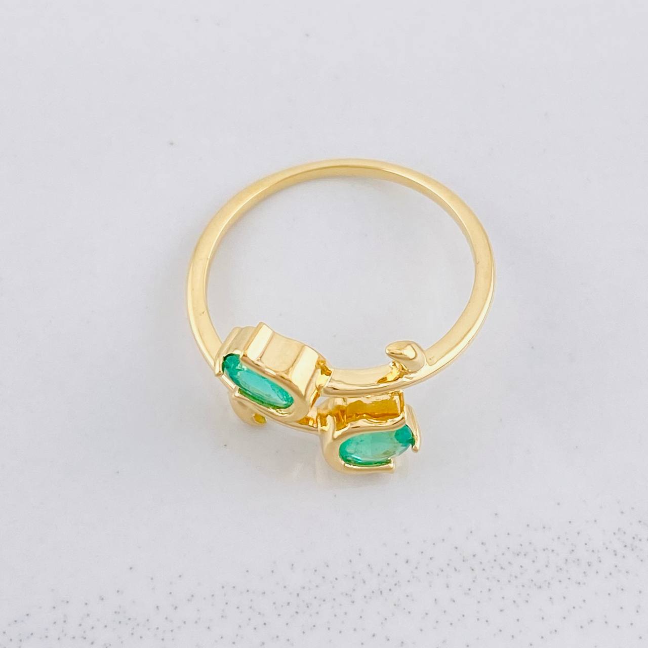 Anillo Tulipanes Esmeraldas 51pts 2.55g / T6 3/4 Oro Amarillo 18K