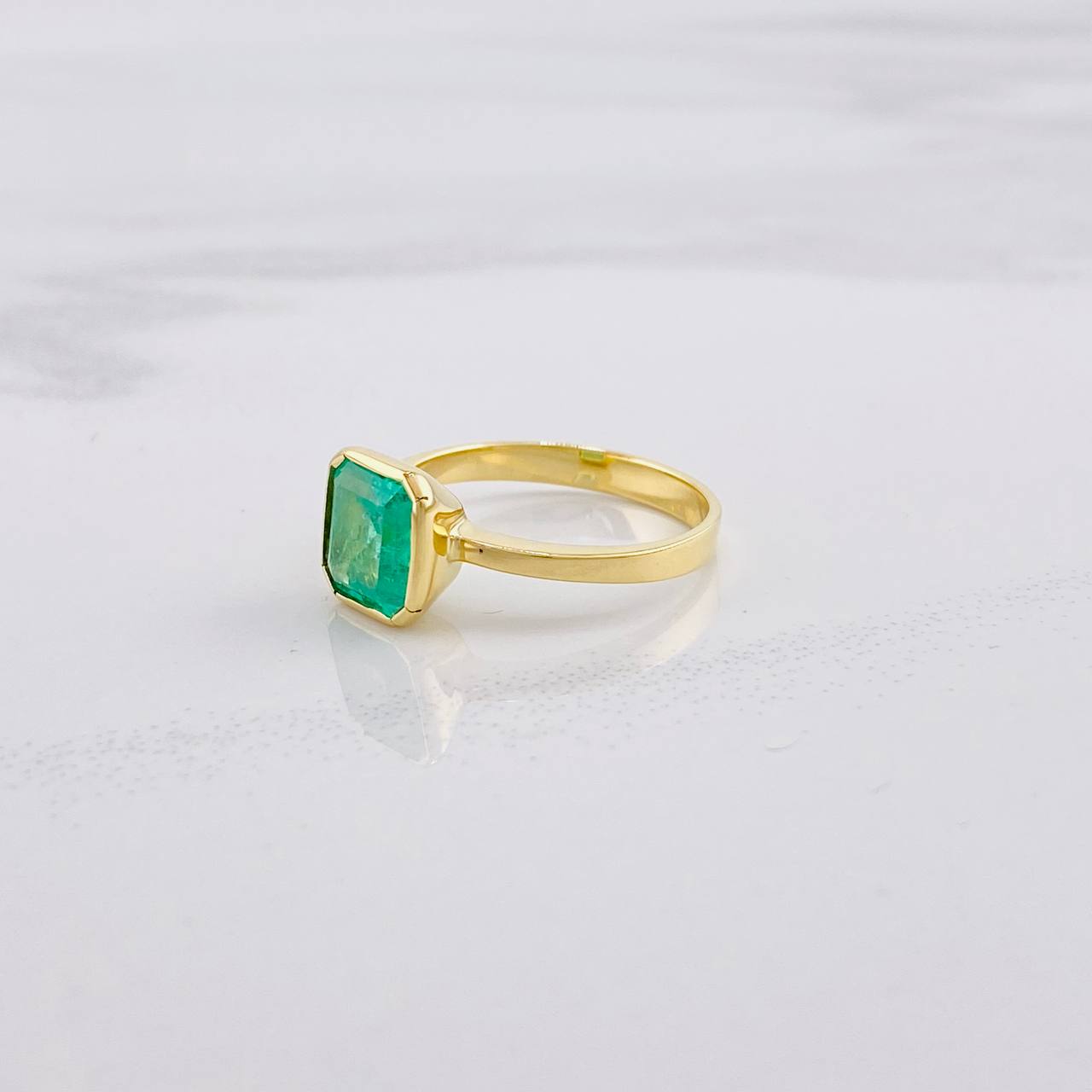 Anillo Cubo Esmeralda 1.2qts 4.45g / T9 Oro Amarillo 18K
